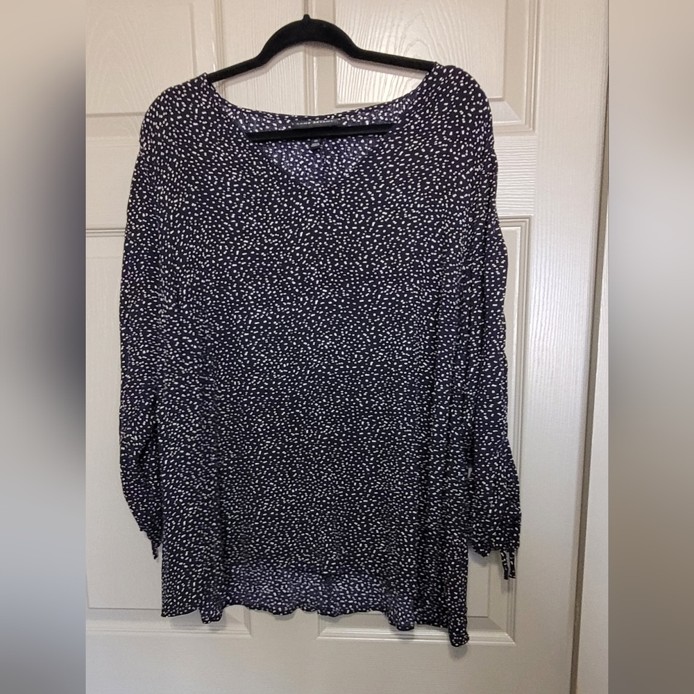 Lane bryant navy gathered slave swing lightweight v neck top size 22